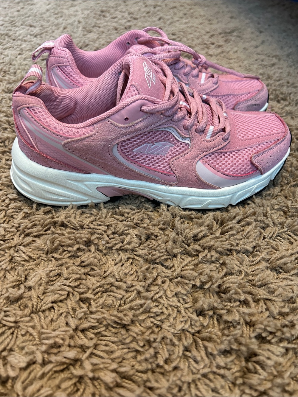 Barbie mauve pink Avia 5000 sneakers size 6.5 used